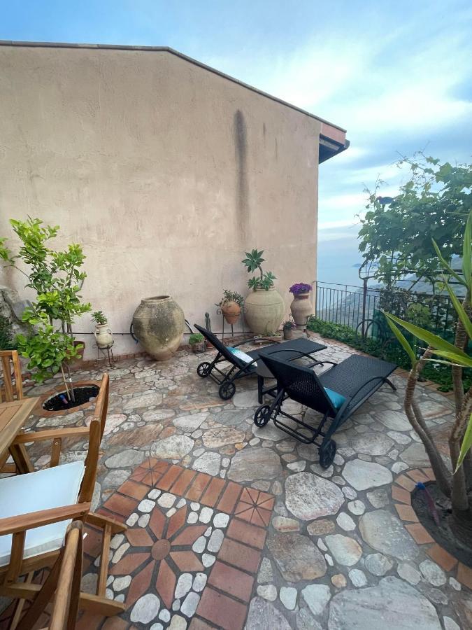 The Secret Garden Villa Forza d'Agro Exterior photo